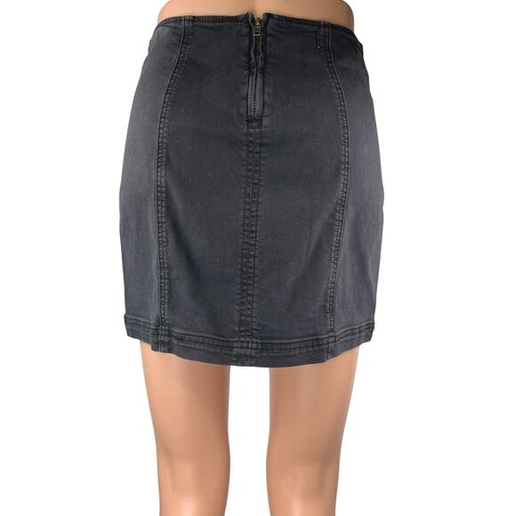 Pacsun Women's Black Mini Straight & Pencil Zipper Denim Jeans Skirt Size 25 - Picture 3 of 5